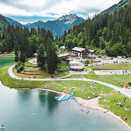 Hotel Du Lac Montriond Exterior photo