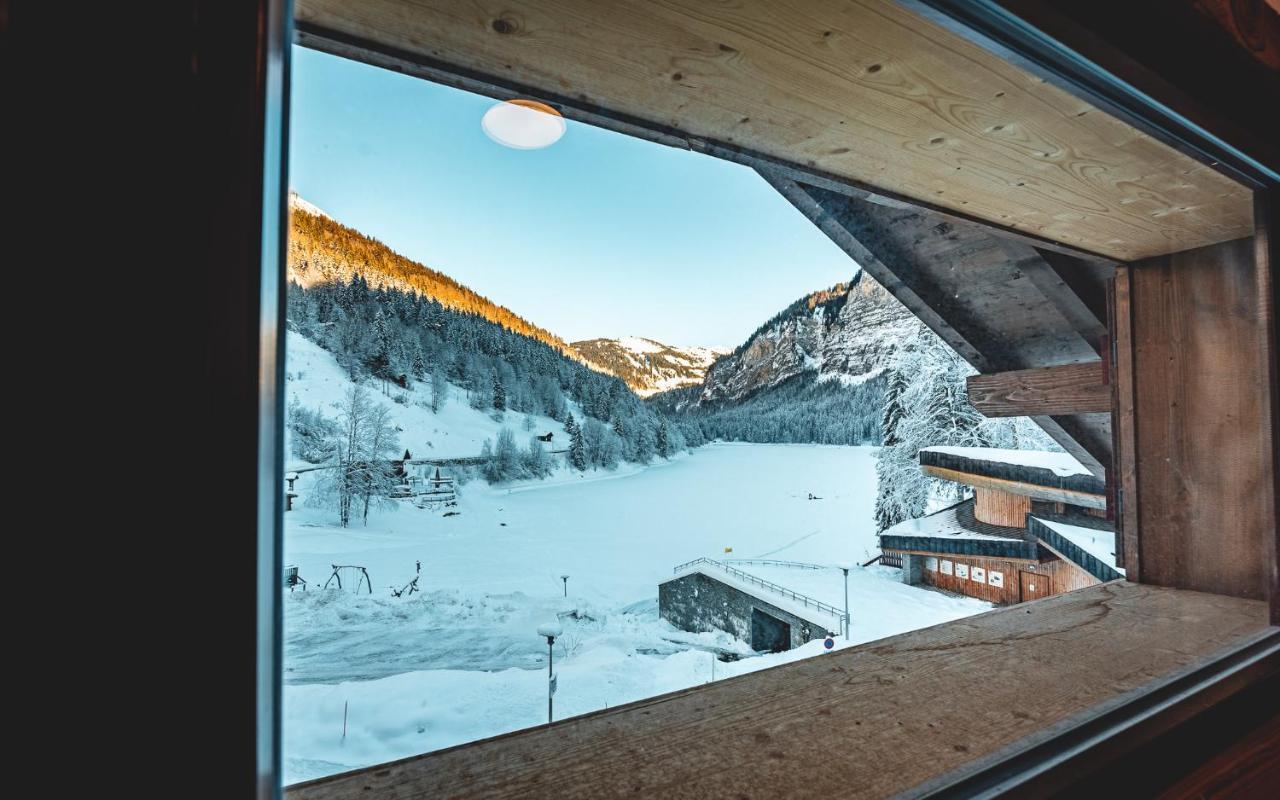 Hotel Du Lac Montriond Exterior photo