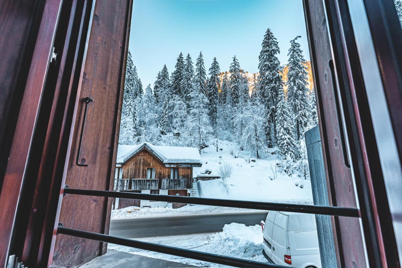Hotel Du Lac Montriond Exterior photo